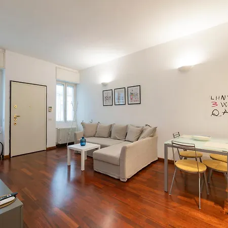 Lovely Two-room In Loreto * מילאנו